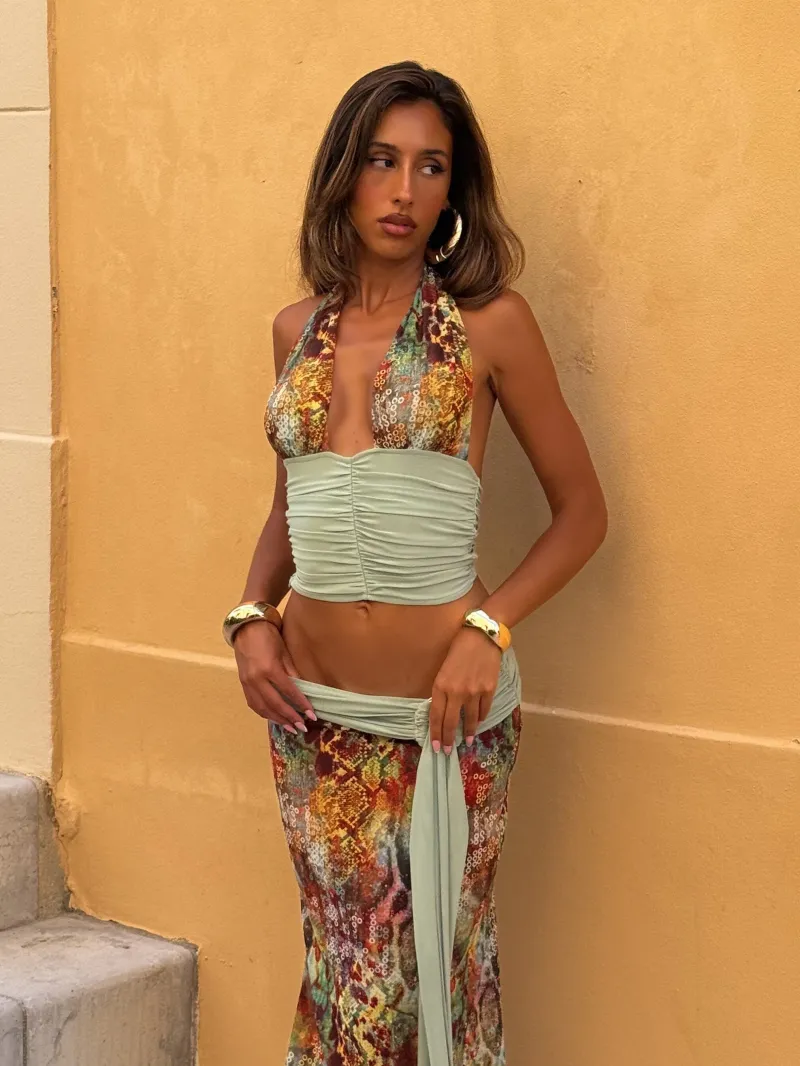 HALTER PLUNGE RUCHED CROP TOP